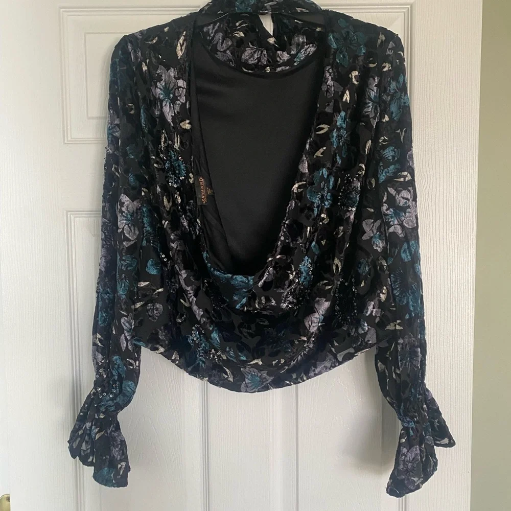 Backless Velvet Top - Picture 2 of 2